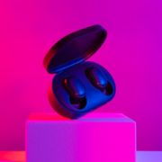 Новые Airpods 2 всего за 8 989 рублей