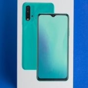 Цена на Xiaomi mi 9 lite всего 14 990