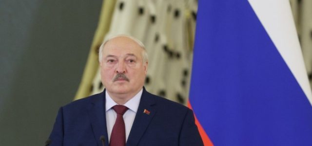 Лукашенко заявил о договоренности с “Роснефтью” найти нефть на Гомельщине