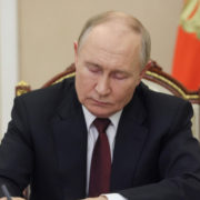 Путин дал поручения по поддержке проектов Тувы в промышленности и АПК