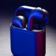 Новые Samsung Galaxy Buds по цене 5 499 рублей