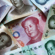 Курс юаня вырос на 3,12 копейки