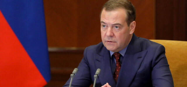 Медведев резко отреагировал на заявления об обмене территориями с Украиной