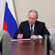 Путин поручил найти источники допсредств на льготные кредиты в крымской СЭЗ