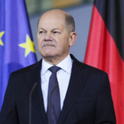 Шольц увидел «угрозу» для Гренландии со стороны России вместо США