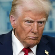 Трамп заявил о заинтересованности Москвы и Киева в мире
