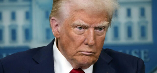 Трамп заявил о заинтересованности Москвы и Киева в мире