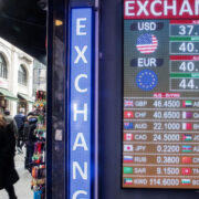 Глава Минфина Турции сделал заявление после падения биржи и лиры