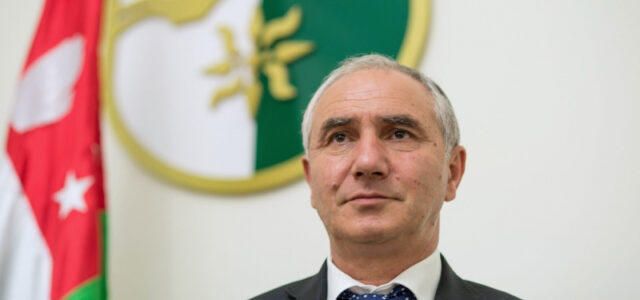 И. о. премьер-министра Абхазии подал в отставку