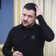 «Ищут донора». Киев планирует заплатить Москве два миллиарда долларов
