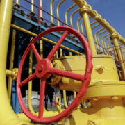 Politico: ЕК обсуждает план Украины по импорту газа через Словакию