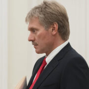Россия ждет зарубежных инвесторов, заявил Песков