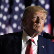 СМИ узнали, когда Трамп поручил готовить удары по хуситам