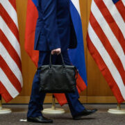 США продолжают обсуждать с Россией работу дипмиссий, заявил Уолтц