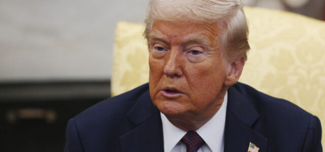 Трамп призвал ФРС снизить процентную ставку