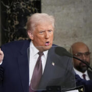 Трамп призвал Канаду и Мексику остановить поток наркотиков в США