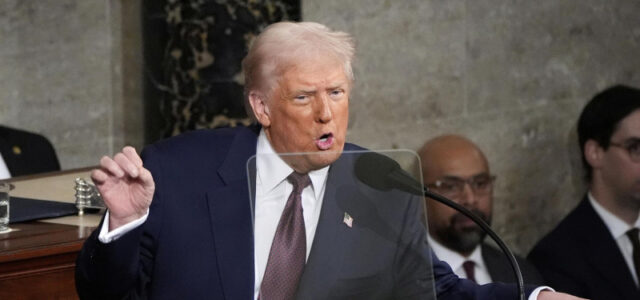 Трамп призвал Канаду и Мексику остановить поток наркотиков в США