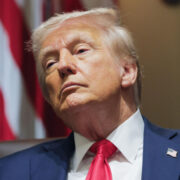 Трамп заявил о планах поговорить с Путиным
