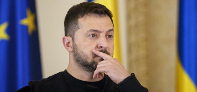 Зеленский ответил на призывы к отставке