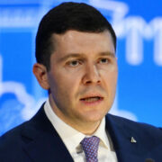 Алиханов рассказал о поручении Мантурова по программе автокредитования