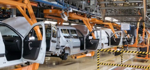 «АвтоВАЗ» прокомментировал сообщения о якобы приостановке производства