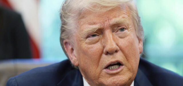 Байден не управлял США, считает Трамп