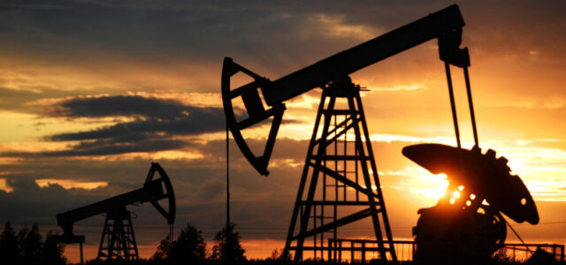 Эксперт считает, что предпосылок для падения цен на нефть в мире ниже нуля