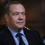 Европа не признает степень угрозы ядерного конфликта, заявил Медведев