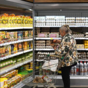 Финансист назвала популярные продукты, которые подорожают в апреле