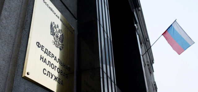 ФНС приостановила операции по счетам актера Гарцунова