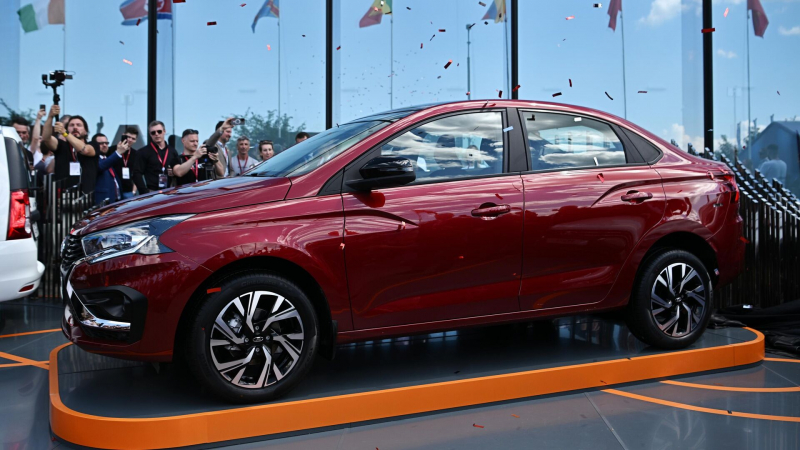 Глава "АвтоВАЗа" раскрыл цену Lada Iskra