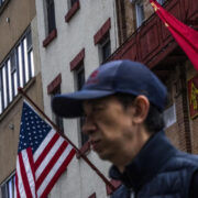 МВФ предупредил о рисках из-за торговой напряженности между США и Китаем