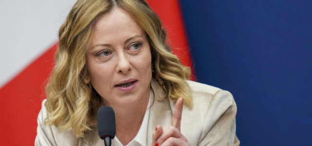 Премьер Италии призвала избегать торговой войны с США