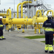 СМИ: ЕС изучает возможность разорвать контракты на поставку газа из России