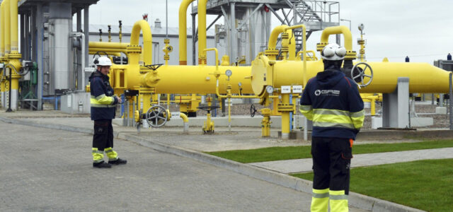 СМИ: ЕС изучает возможность разорвать контракты на поставку газа из России