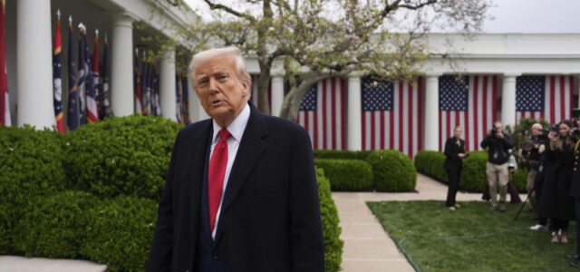 Трамп ввел чрезвычайное положение в США
