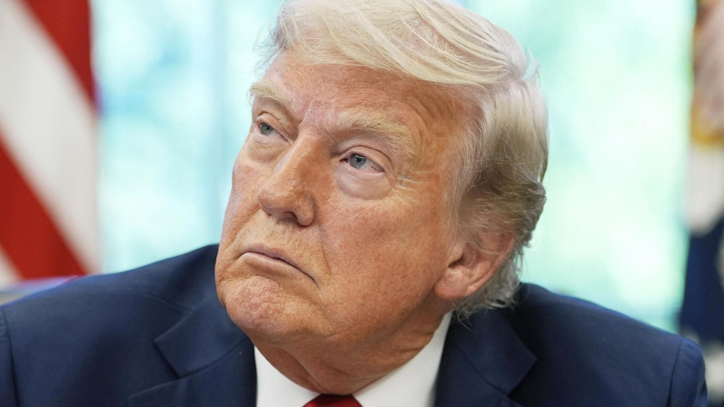 Трамп высмеял конгрессмена за резолюцию о его импичменте