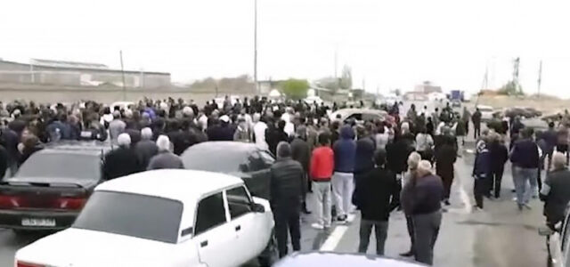 В Армении протестующие перекрыли ключевую автотрассу