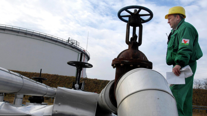 Эксперт оценил перспективы отказа Венгрии и Словакии от российской нефти