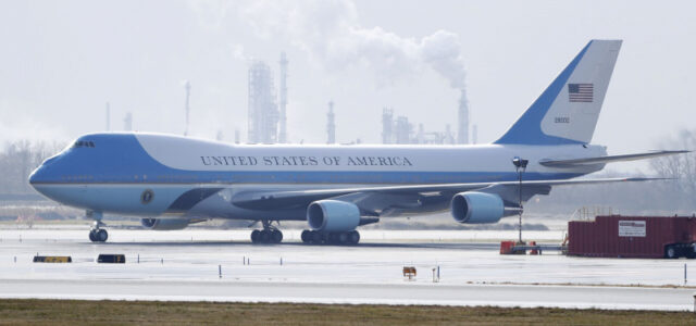 Эксперты назвали затраты на страховку подаренного Трампу Boeing 747