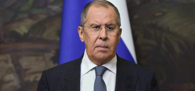 Франция воюет против России, заявил Лавров