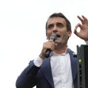 Французский политик прокомментировал решение Германии по оружию для Украины