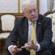 «Мультяшная пародия». В США неожиданно высказались о переговорах с Россией
