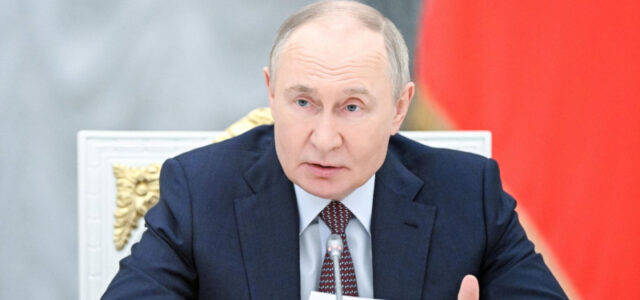 Путин оценил производительность агросектора в России