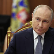 Путин поручил повысить приоритет перевозок продукции лесной промышленности