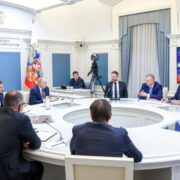 Путин рассказал, в какие сферы выгодно вкладываться в Новороссии