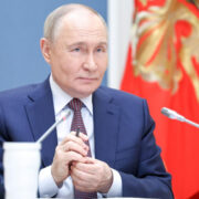 Российский бизнес отвечает требованиям сегодняшнего дня, заявил Путин