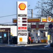 Shell изучает возможность приобретения BP, пишут СМИ
