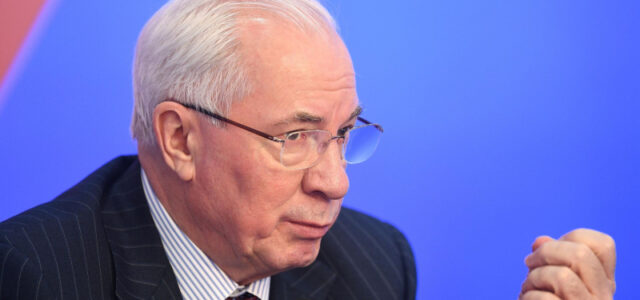 У Киева и Европы нет плана урегулирования конфликта, заявил Азаров