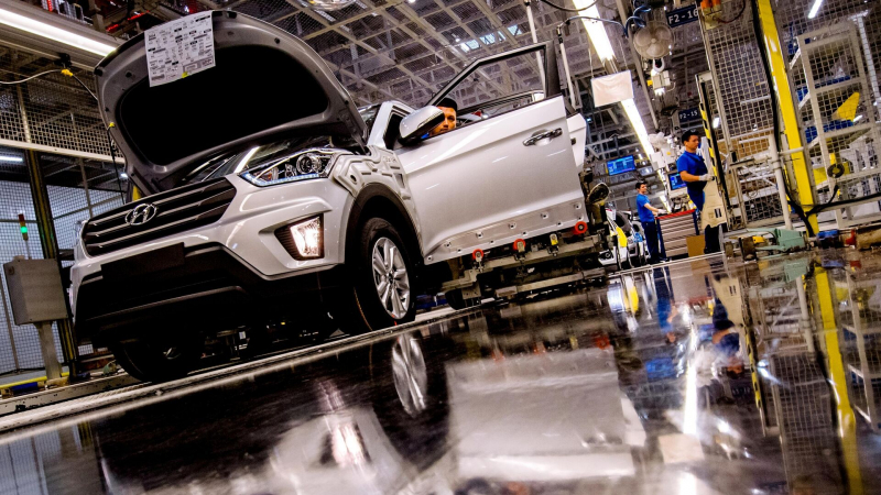 Алиханов протестировал новую модель автомобиля Sollers